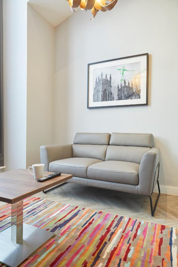 Roomzzz York City Екстер'єр фото