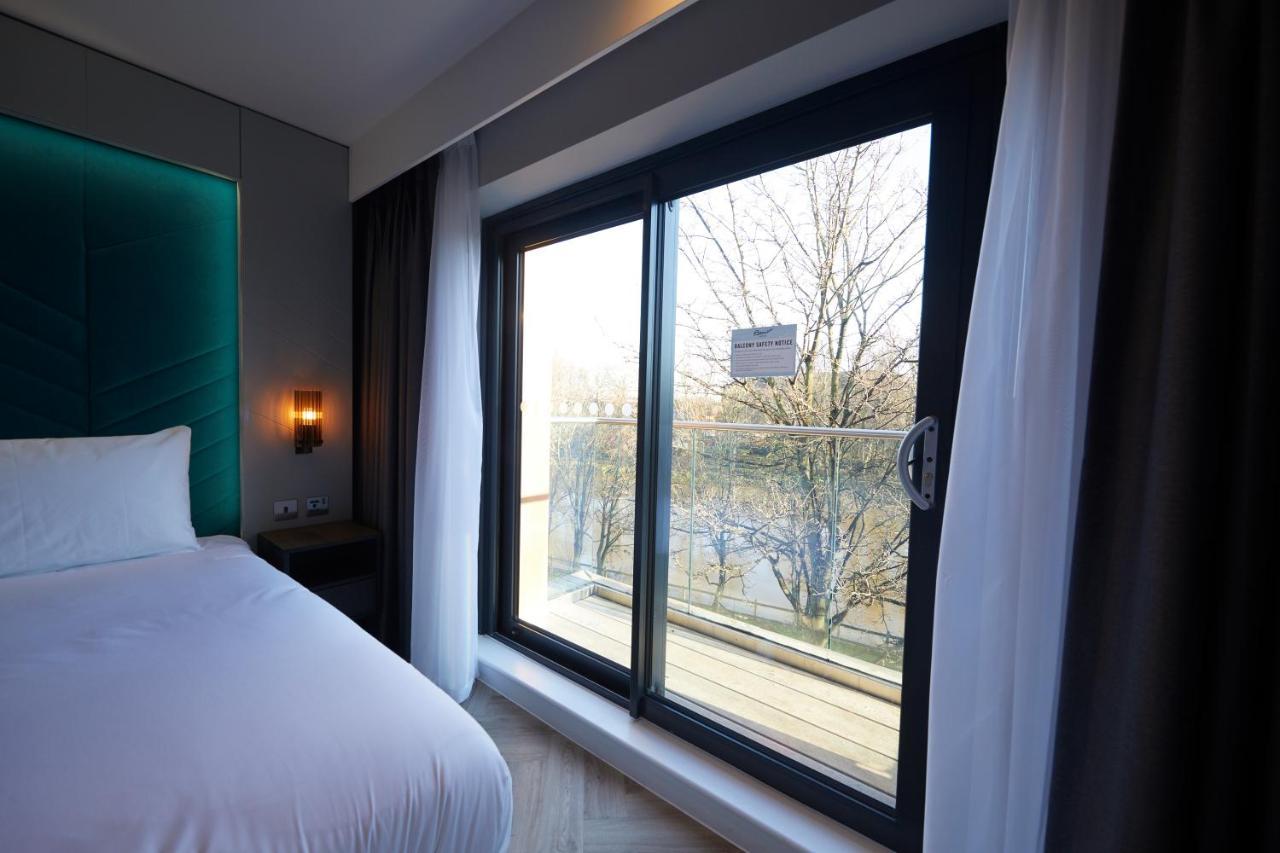 Roomzzz York City Екстер'єр фото
